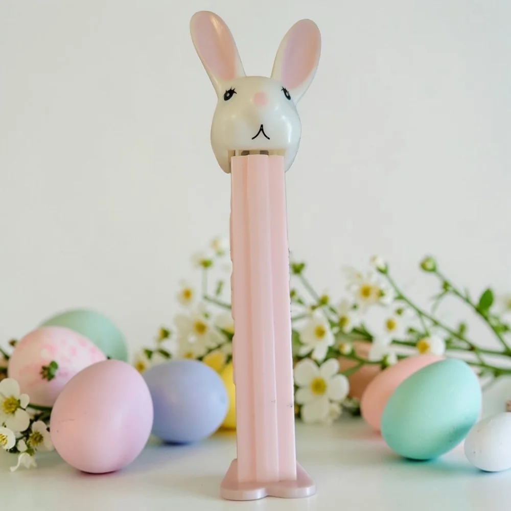 1 Vtg 90 PEZ White Easter Bunny D Rabbit Light Pink Footed Candy Dispenser